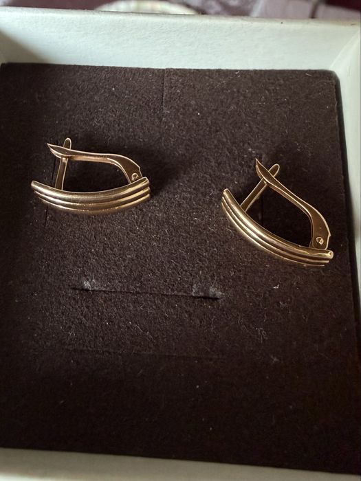 Продам золотые серьги 2 гр
