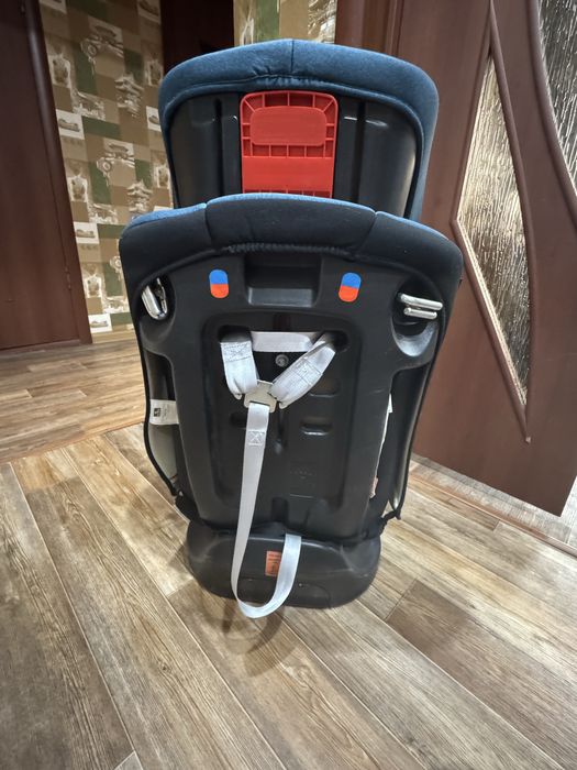 Продам автокресло от 1-5 лет