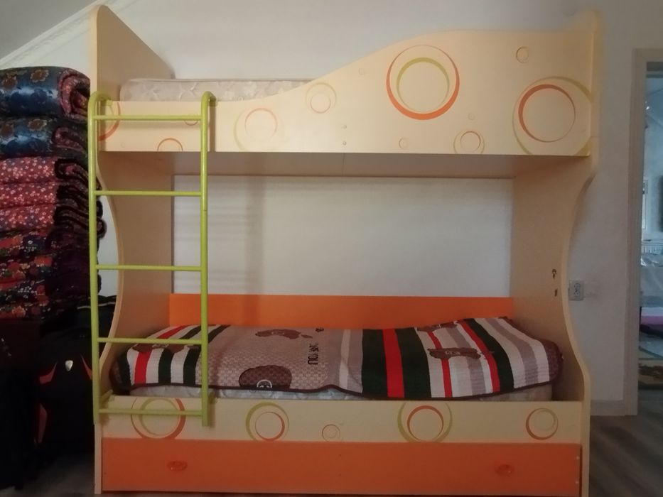 Детский двухярусный кровать