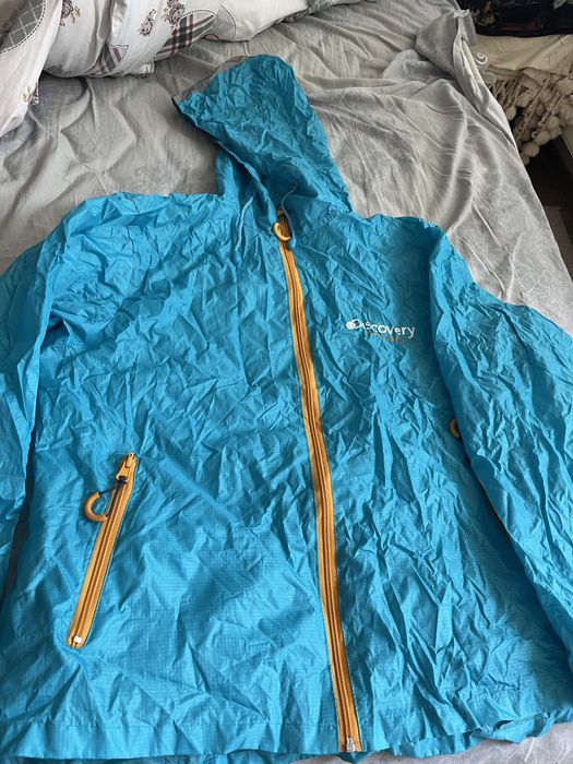 Яке Discovery ветровка