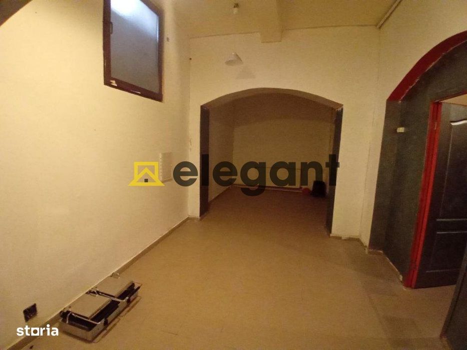 Cladire mixta, suprafata utila 437 mp, vad ridicat, Centru-Madona Dudu