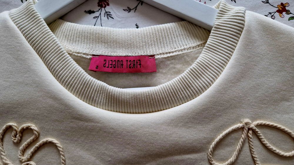 Bluzon crem cu insertii