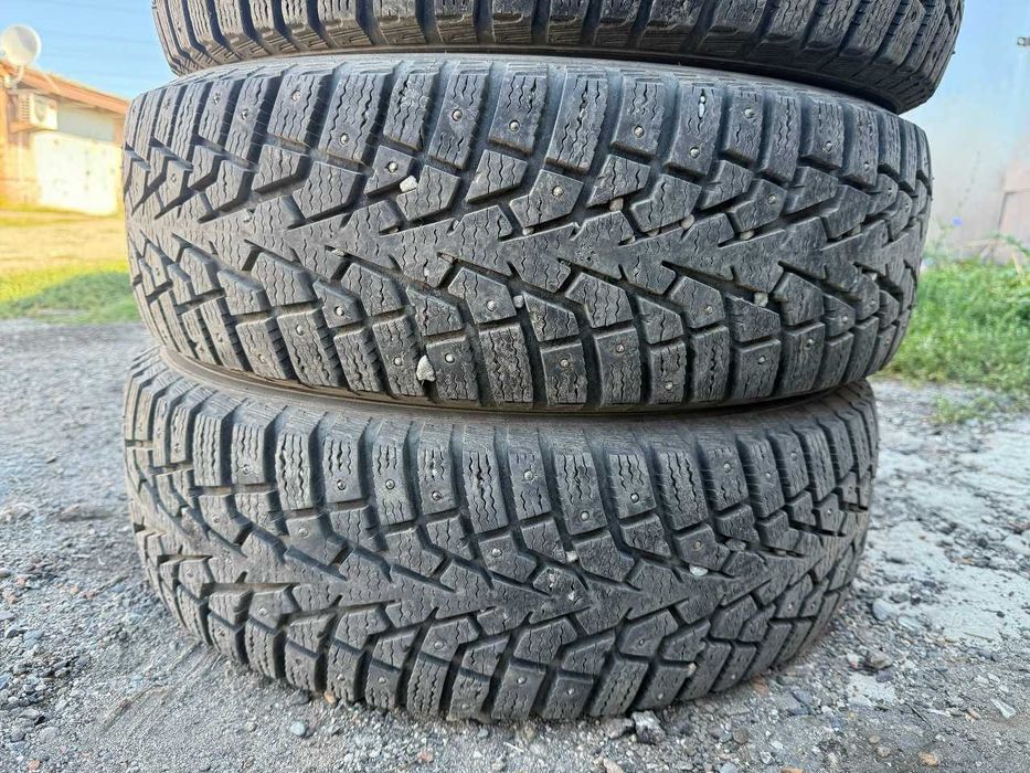 Зимние шины 205/65 /16 Maxxis