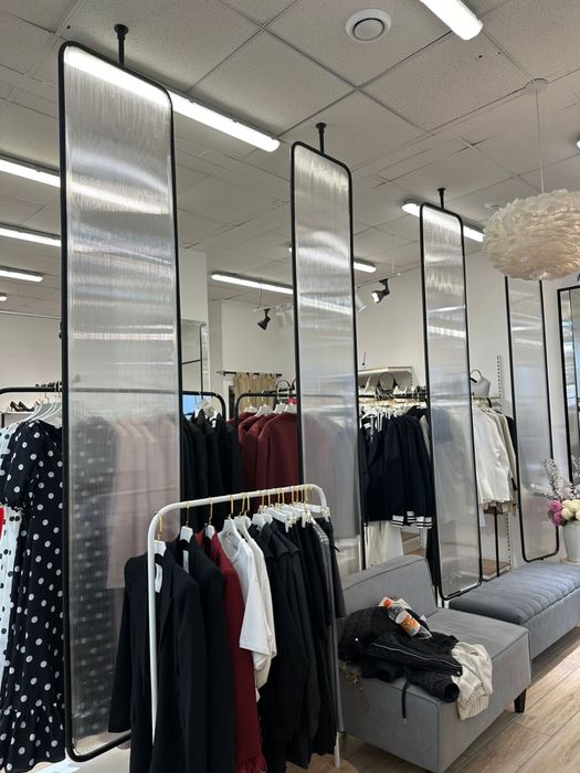 Продается рейлы для одежды /вешало  рейл напольное