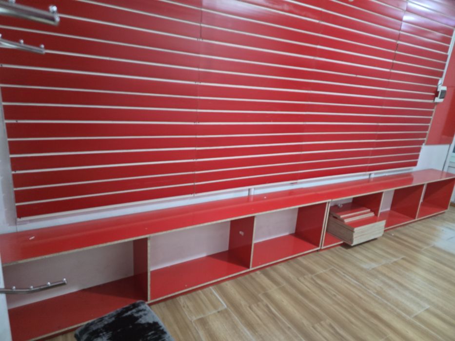 Продам шкаф для торговли