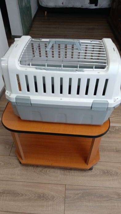 Vând cușcă pt cățeluși