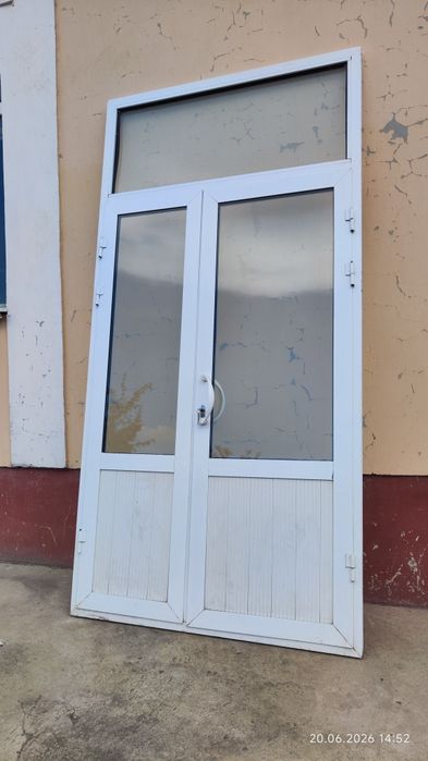 Продается двухстворчатая дверь AKFA.