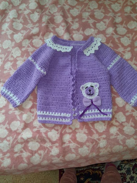 Детцко ръчно исплетено елече