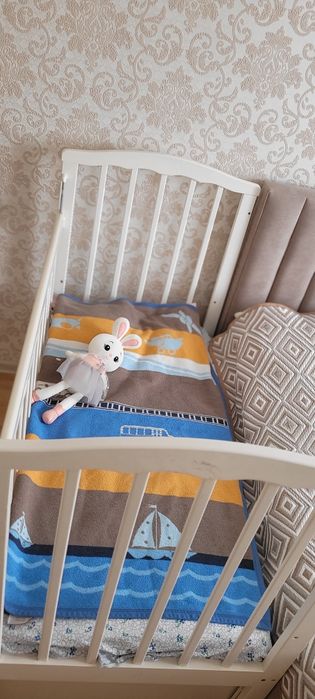 Детская кроватка и матрас