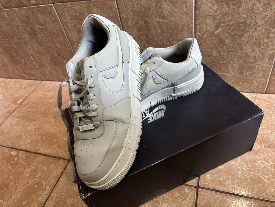 Nike Air Force 1 Pixel