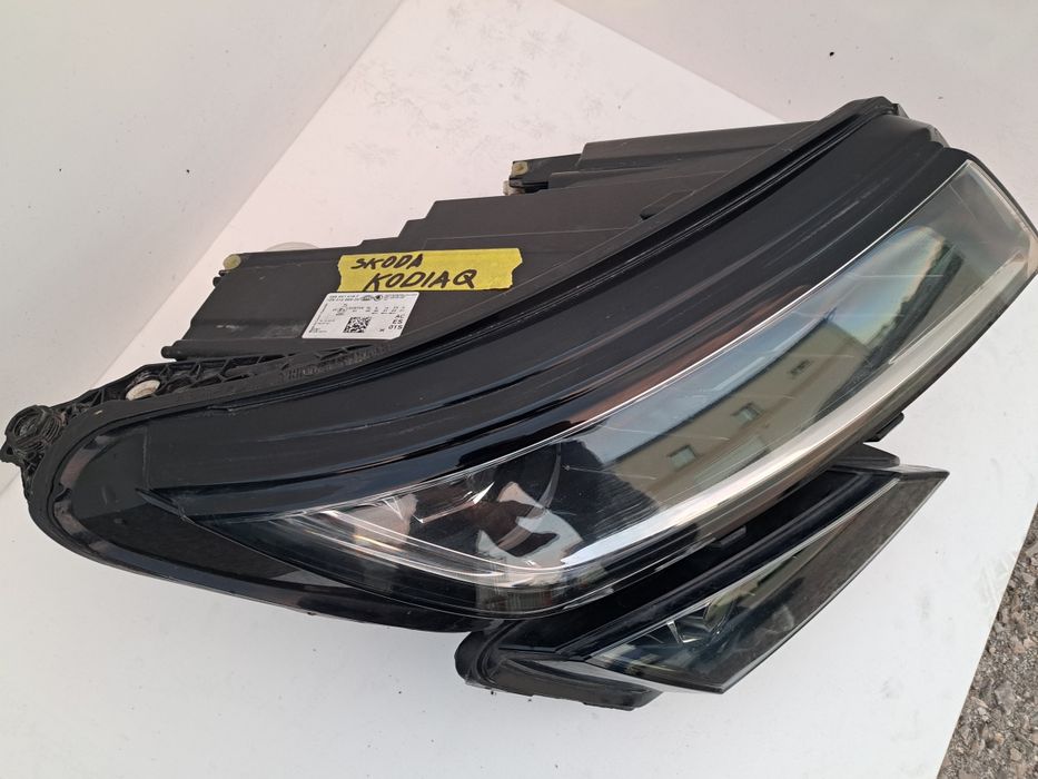 Десен фар Skoda Kodiaq Full Voll Led Шкода Кодиак фарове