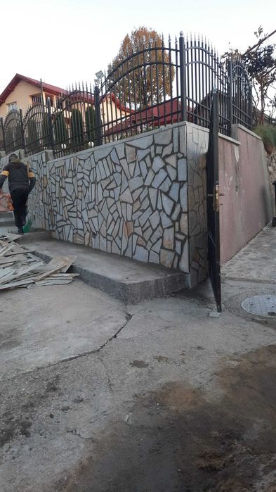 Amenajări Exterioare cu Piatră de Carieră naturală