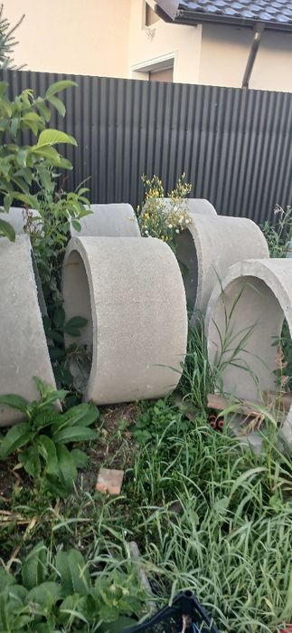 Vând tuburi fântână cu diametrul  exterior  de 100cm și înălțime de 50 cm