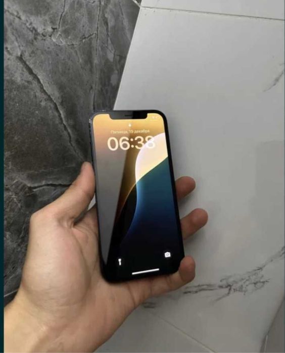 Срочно продам Айфон 12