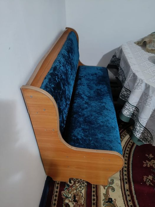 Стол со стульями