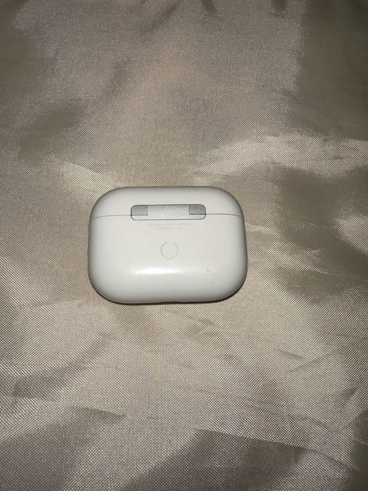 Кейс от оригинальных наушником airpods pro