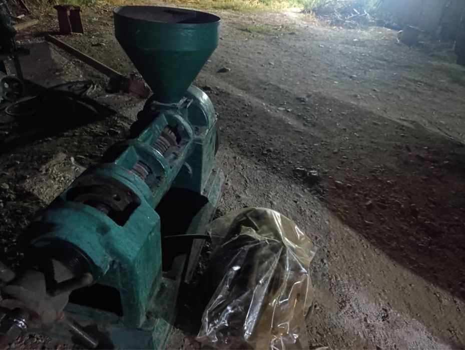 Продам прес для подсолнечное масло