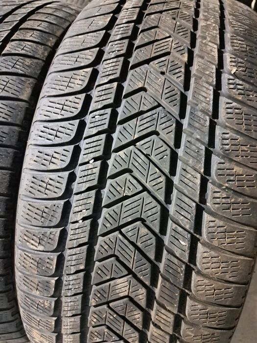 2 anvelope iarnă 275 45 r21 Pirelli
