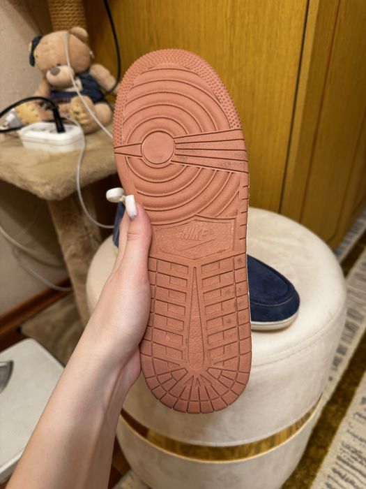 ПРОДАМ ОБУВЬ ЗА 8000 тыс  2 пары