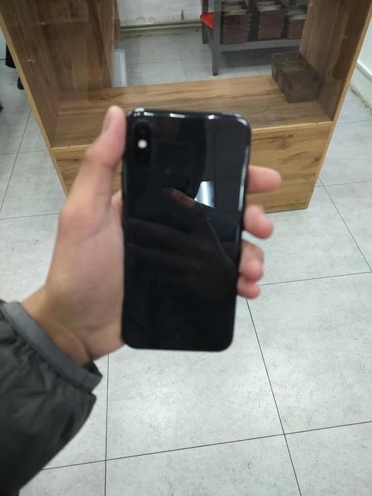 Продам iPhone X (10) 64gb / 80%АКБ