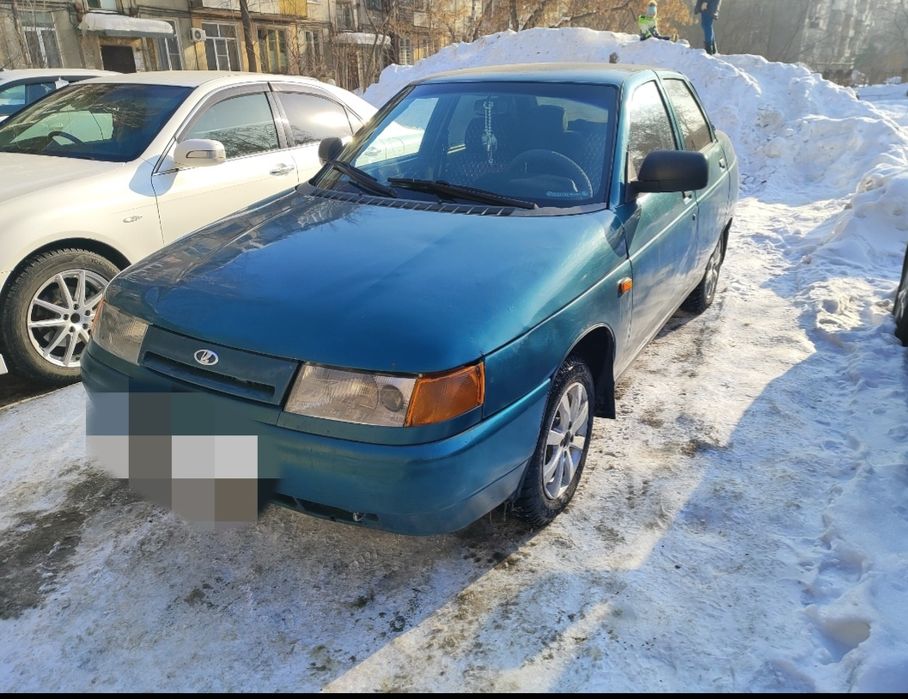 Продам ваз 2110  карбюратор 1999год