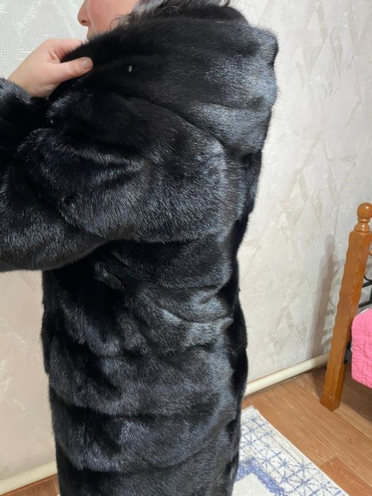 Продам норковую шубу