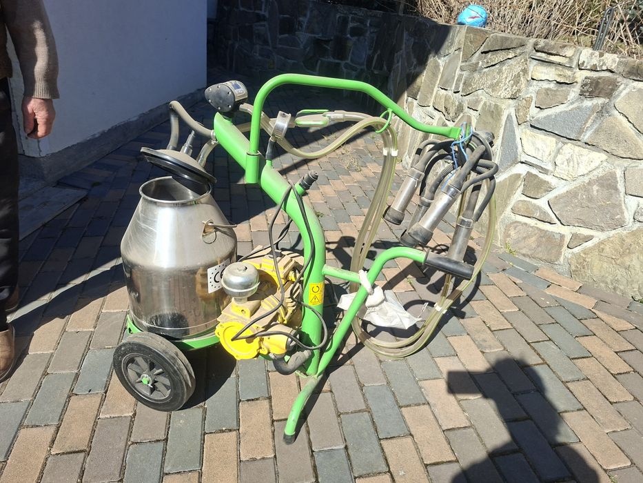 Vând mulgatoare vaci