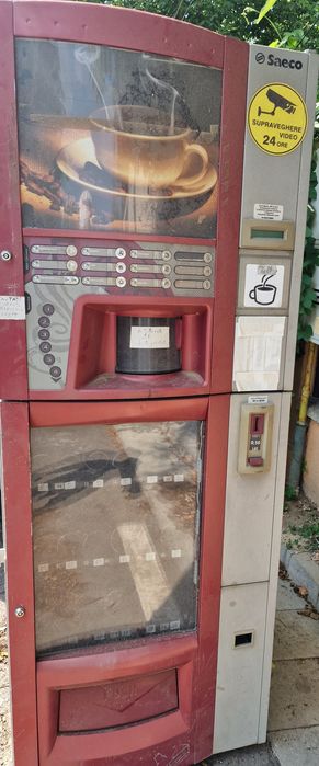 Vand automat cafea si snack