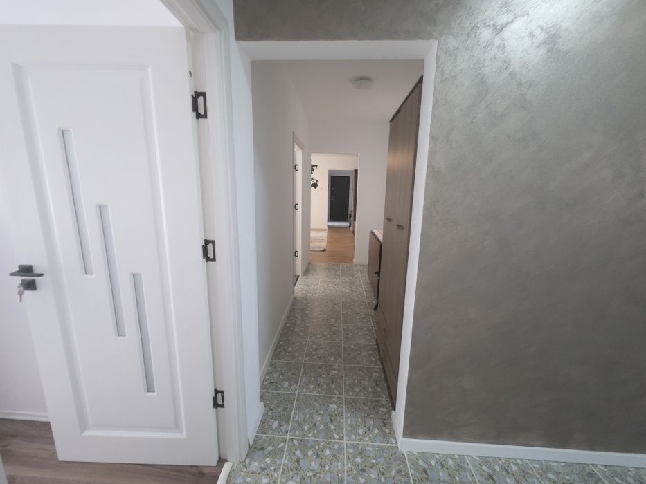 Apartament 4 camere de închiriat – Str. Bogdan Dragoș, Roman