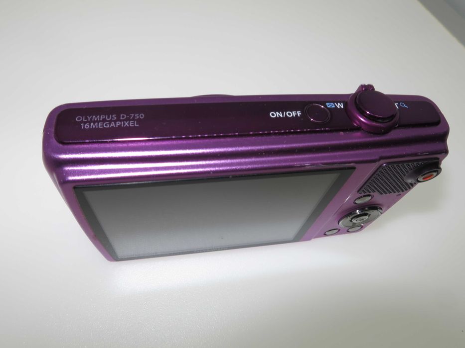 Olympus D750 16MP розов фотоапарат цифрова камера, работи перфектно