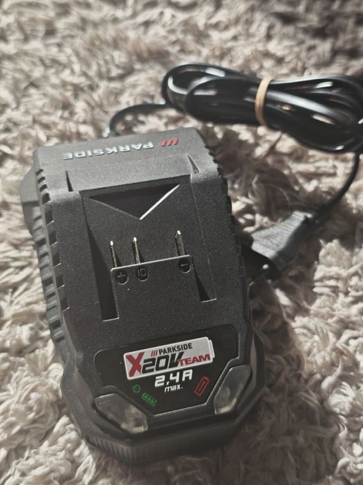 Incarcator Parkside 12V - 2.4A