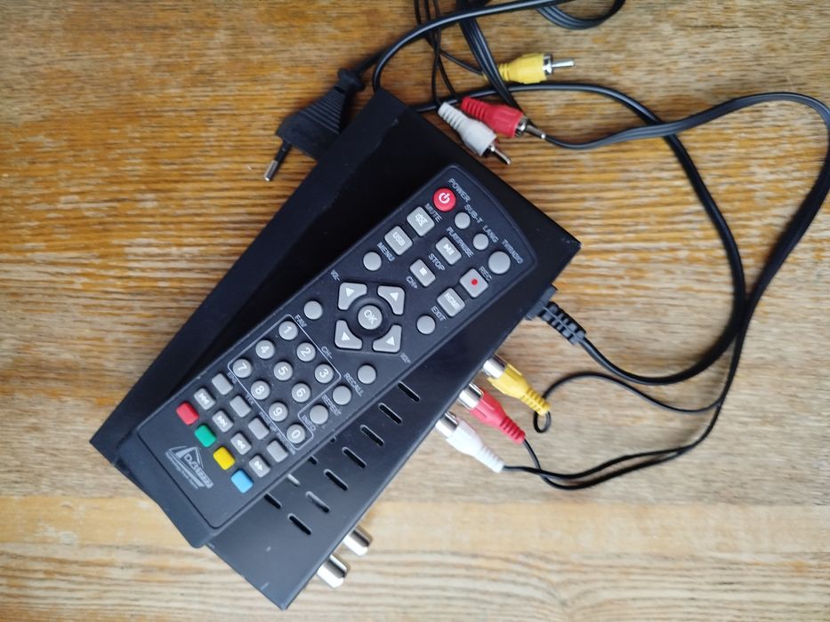 Цифровой телевизионный приемник, антенна