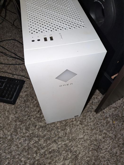 HP OMEN 25L original gaming case sotiladi.