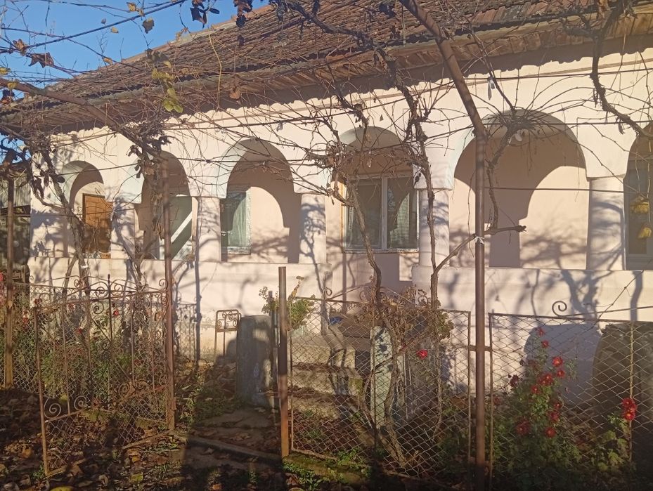 Casa caramida Goiesti