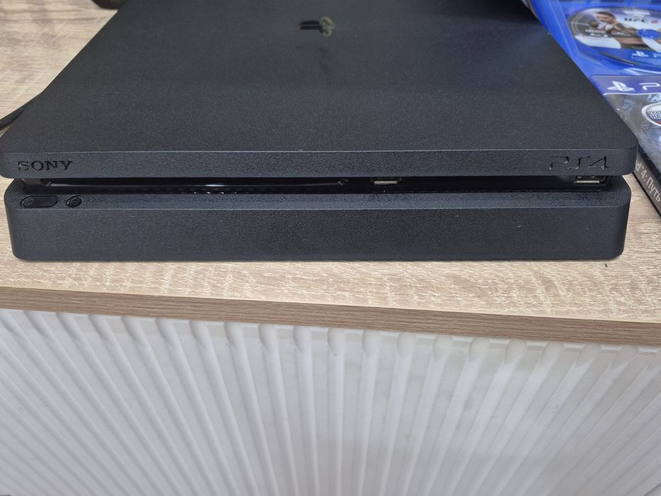 Продам Плейстейшн 4