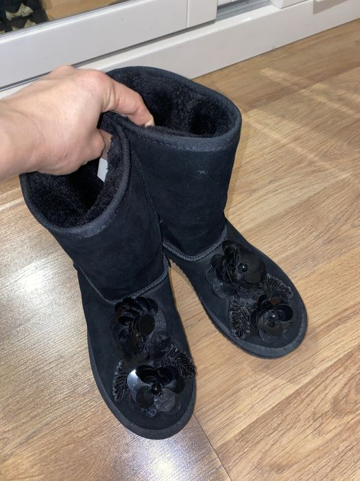 Продаются красивые угги