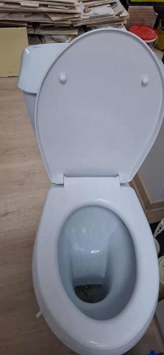 Продам унитаз в отличном состоянии