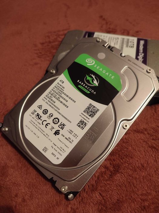 Жёсткий диск WD Elements 10 TB внешний б/у