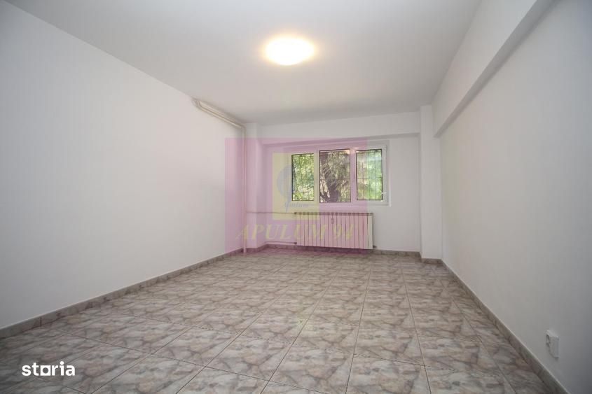 Apartament cu 3 camere de vânzare Decebal adiacent