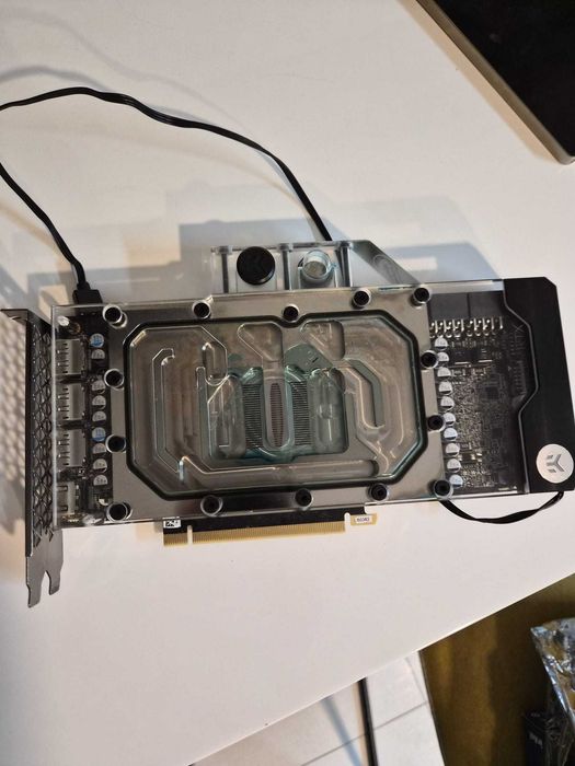 Componente PC pentru gaming noi, nefolosite