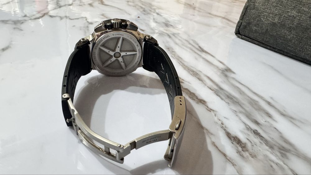 Продам очень дорогие стильные часы