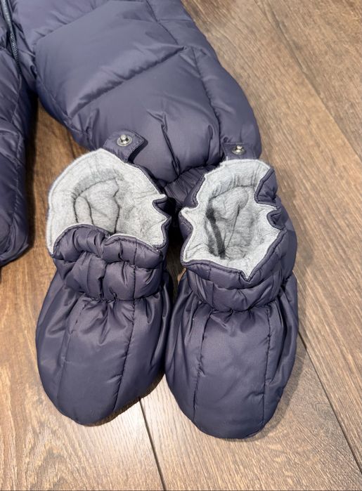 Оригинален MONCLER бебешки зимен космонавт 9м/12 м. с пух,качулка ,ботушки и колан