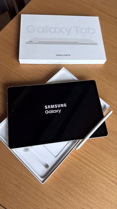 Samsung Galaxy Tab S9 12GB RAM / 256GB – първи собственик, с кутия, калъф и аксесоари