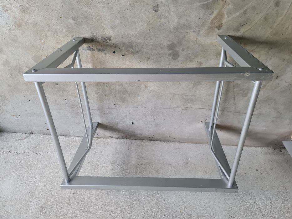 Vind măsuță metalica