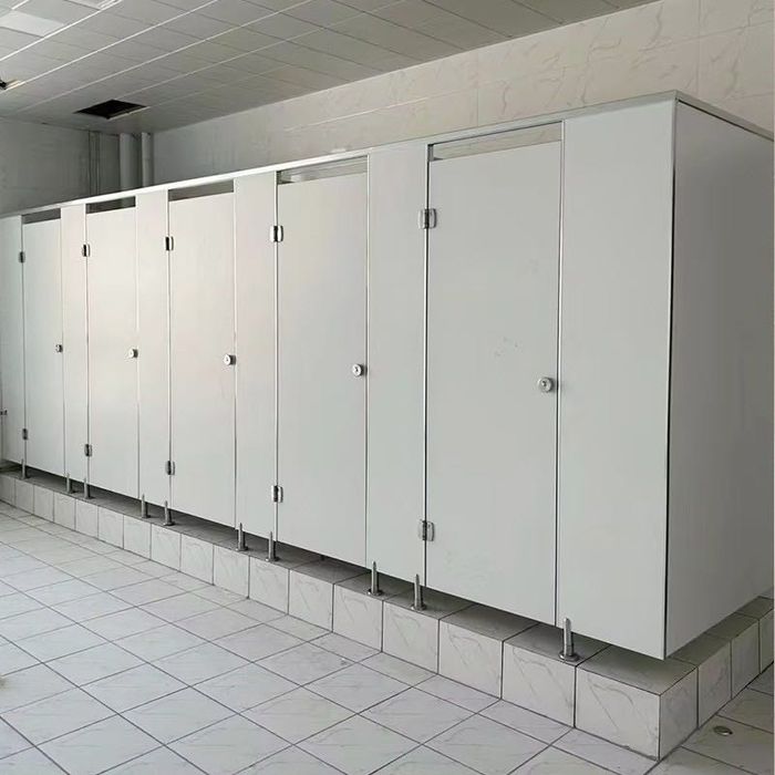 HPL панели для лабораторий, перегородок и санитарных кабин