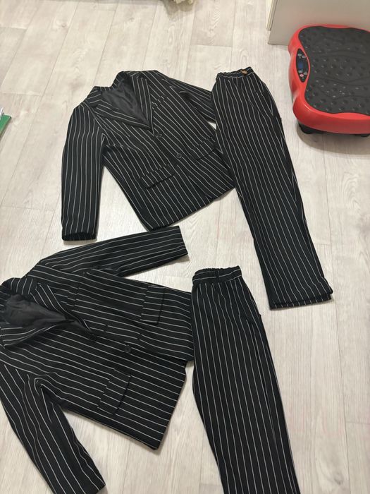 Продам новые костюмы детские