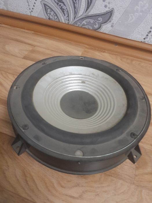 Продам калонки рабочем состоянии