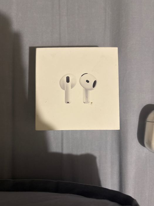 Apple Airpods 4 новые