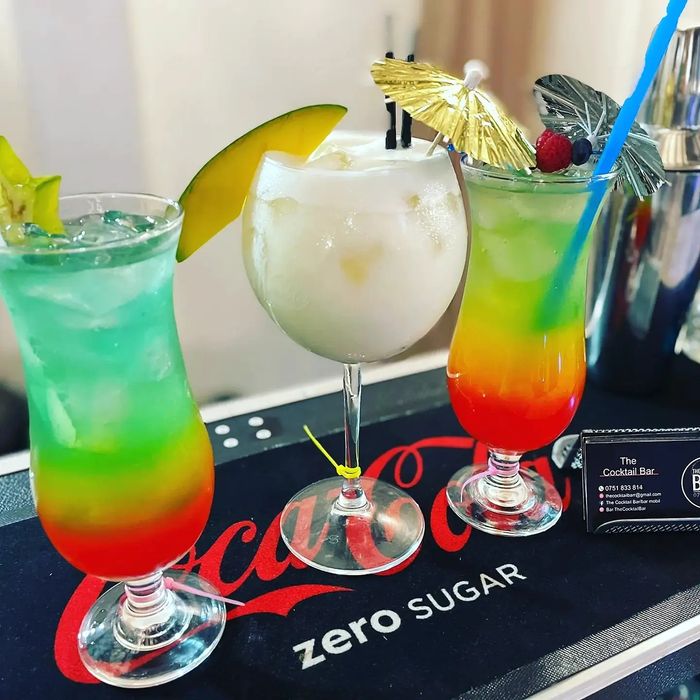 The Cocktail Bar / Bar mobil / Tort de shot-uri /Barman evenimente /