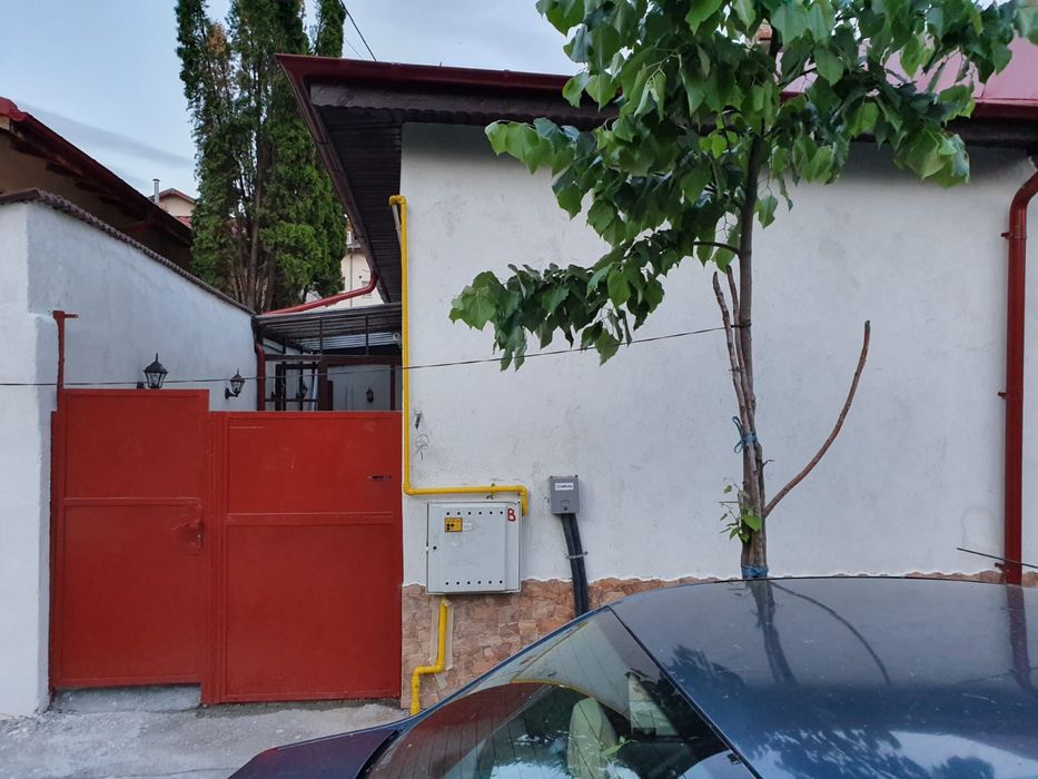 Inchiriez casa Lacul Tei